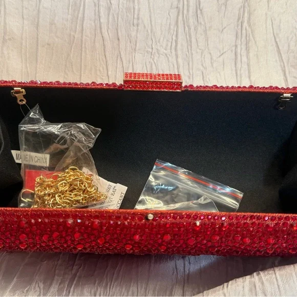 Elegant Red Clutch Bag - Picture 6 of 11